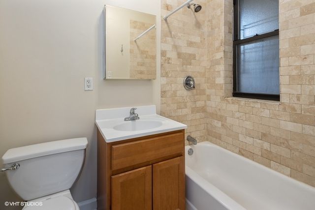 3513 N Racine Avenue 1W, Chicago, IL 60657