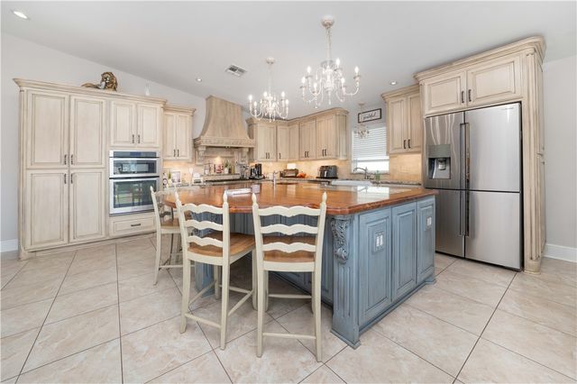 13730 Hawksnest Bay Dr, Corpus Christi, TX 78418