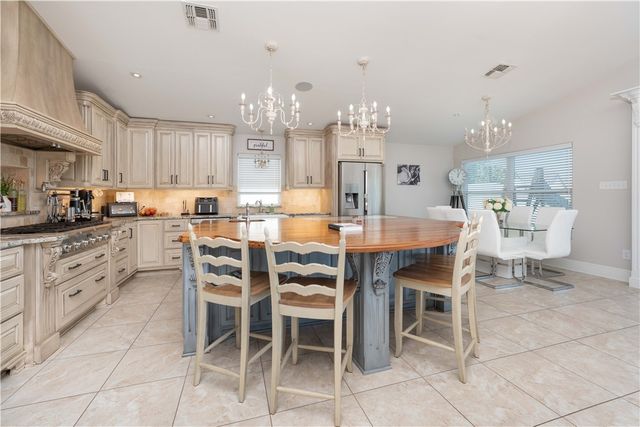 13730 Hawksnest Bay Dr, Corpus Christi, TX 78418