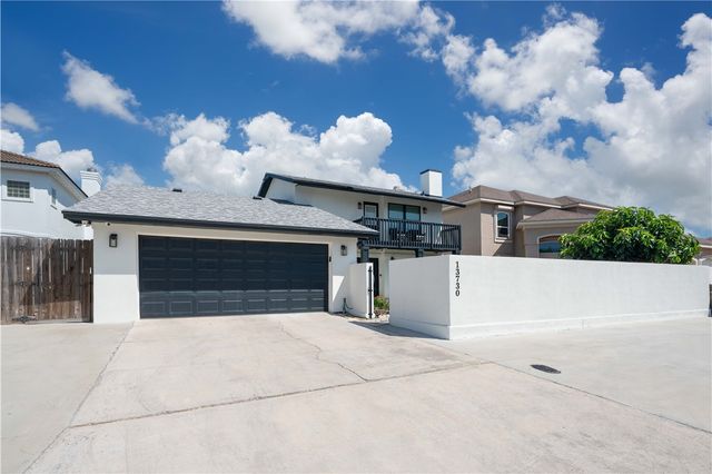 13730 Hawksnest Bay Dr, Corpus Christi, TX 78418