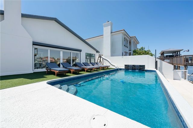 13730 Hawksnest Bay Dr, Corpus Christi, TX 78418