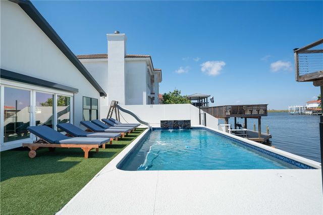 13730 Hawksnest Bay Dr, Corpus Christi, TX 78418