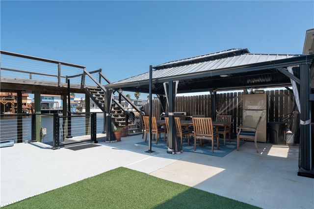 13730 Hawksnest Bay Dr, Corpus Christi, TX 78418