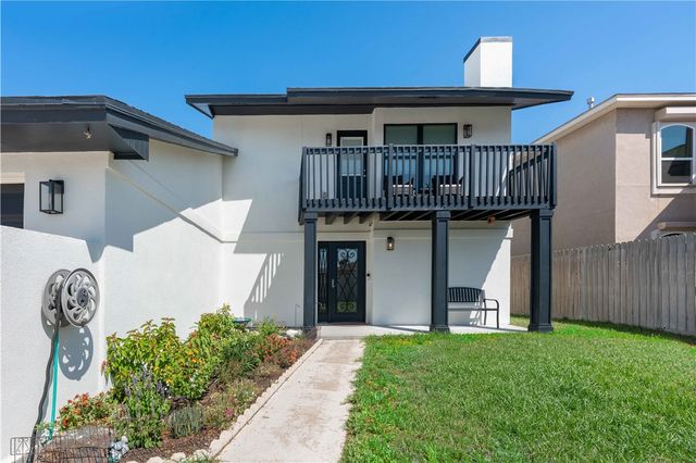 13730 Hawksnest Bay Dr, Corpus Christi, TX 78418