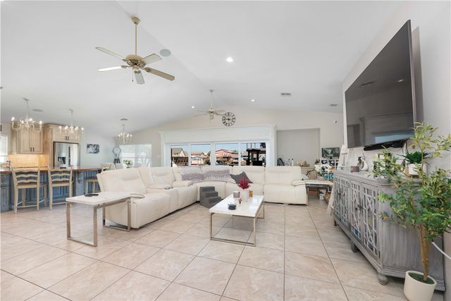 13730 Hawksnest Bay Dr, Corpus Christi, TX 78418
