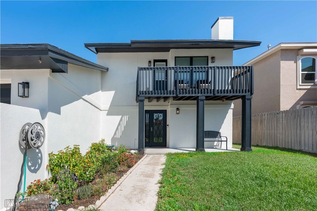 13730 Hawksnest Bay Dr, Corpus Christi, TX 78418 — photo 4