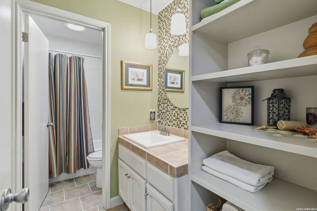 121 Sunrise Canyon, Universal City, TX 78148