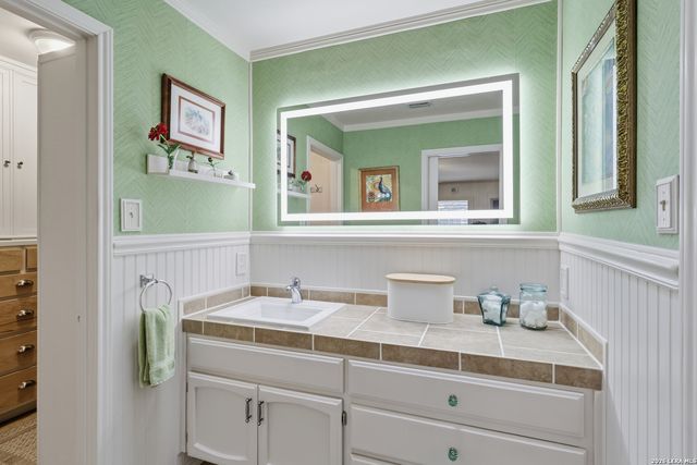 121 Sunrise Canyon, Universal City, TX 78148