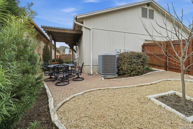 121 Sunrise Canyon, Universal City, TX 78148