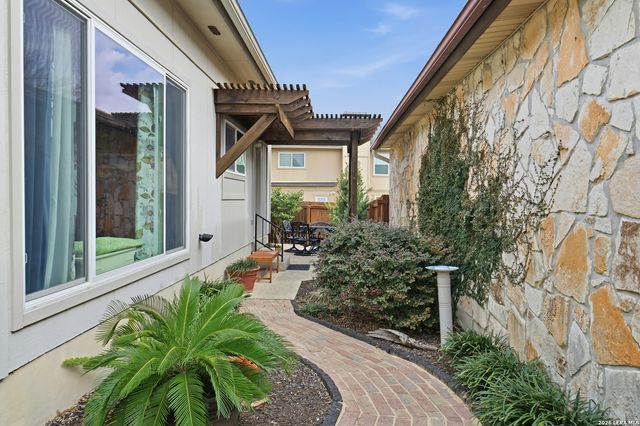 121 Sunrise Canyon, Universal City, TX 78148