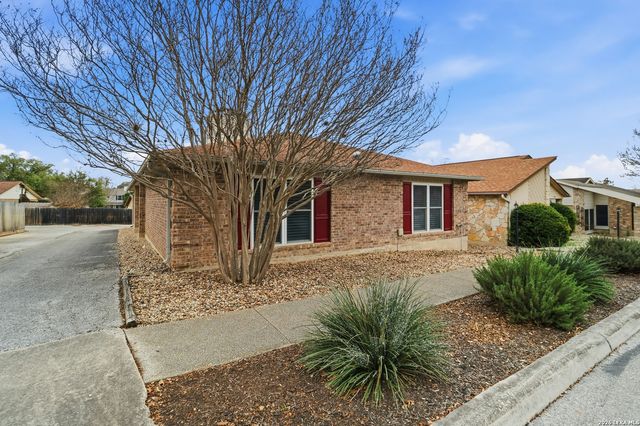 121 Sunrise Canyon, Universal City, TX 78148