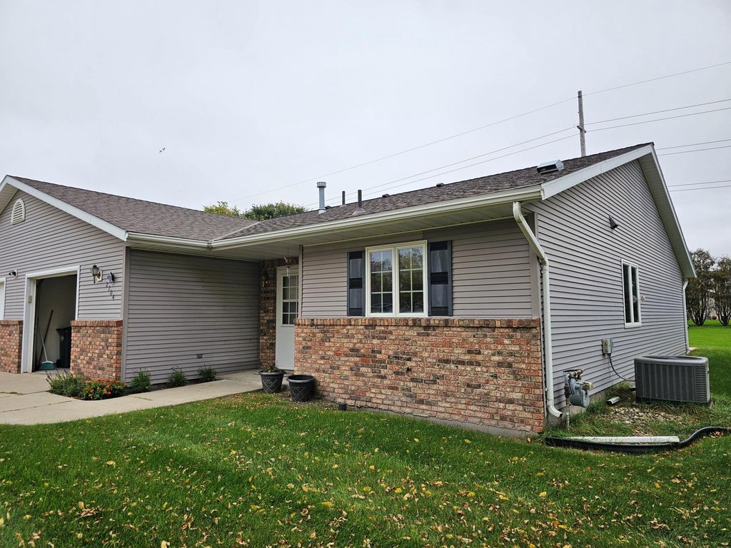 2704 9th Street SW, Willmar, MN 56201 — photo 3