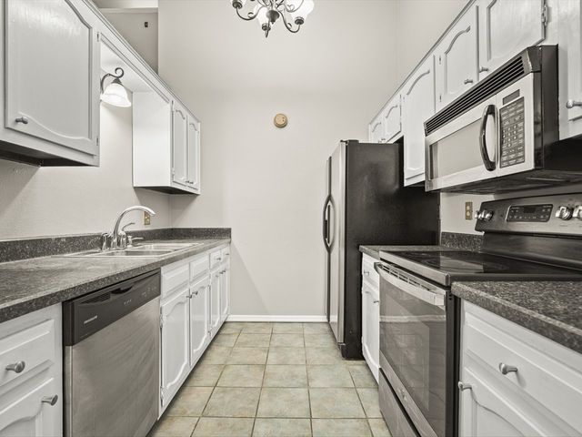 4685 High Point Drive 22, Rockford, IL 61114