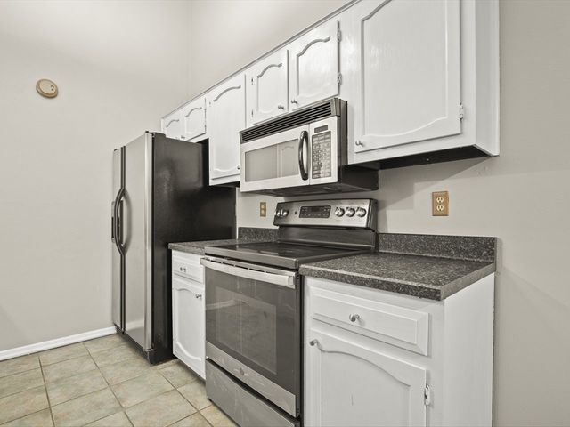 4685 High Point Drive 22, Rockford, IL 61114