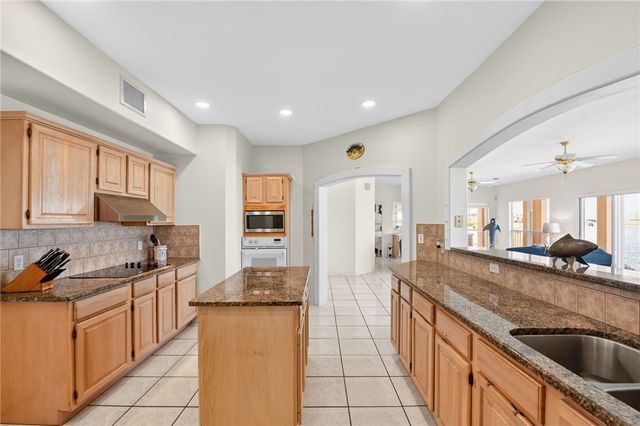 13702 SUNTAN Ave, Corpus Christi, TX 78418