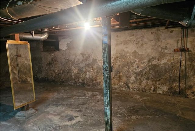 1207 N Main Street, Independence, MO 64050