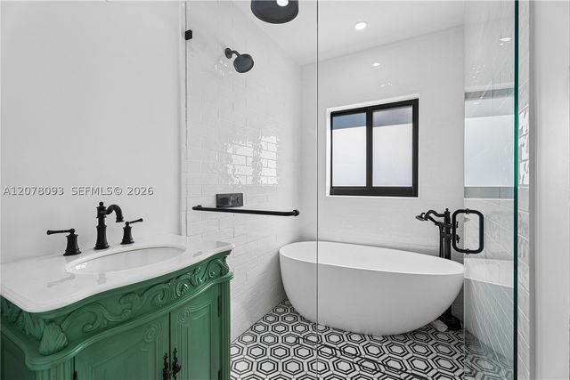 1541 Consolata Ave, Coral Gables, FL 33146