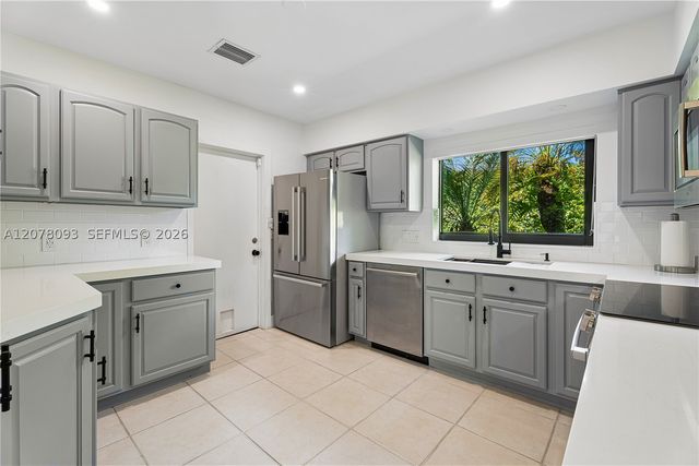 1541 Consolata Ave, Coral Gables, FL 33146