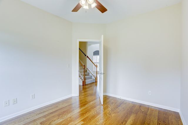1013 Notting Hill Dr, Gallatin, TN 37066