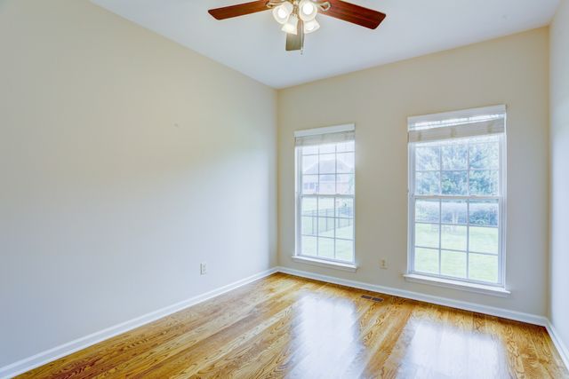 1013 Notting Hill Dr, Gallatin, TN 37066