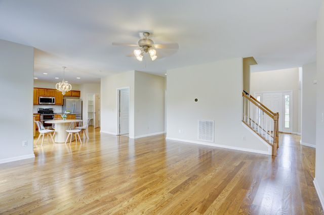 1013 Notting Hill Dr, Gallatin, TN 37066