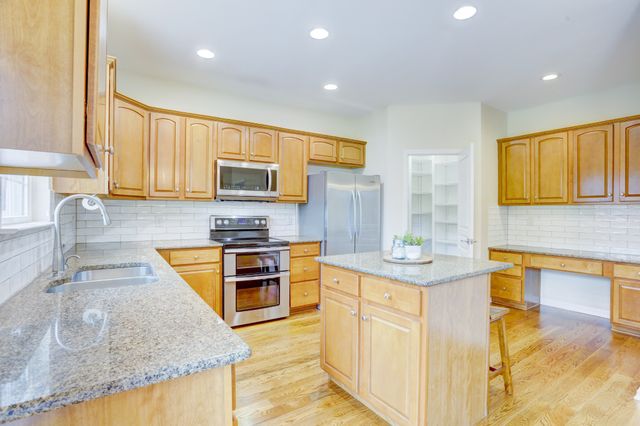 1013 Notting Hill Dr, Gallatin, TN 37066