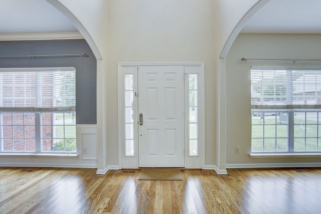 1013 Notting Hill Dr, Gallatin, TN 37066