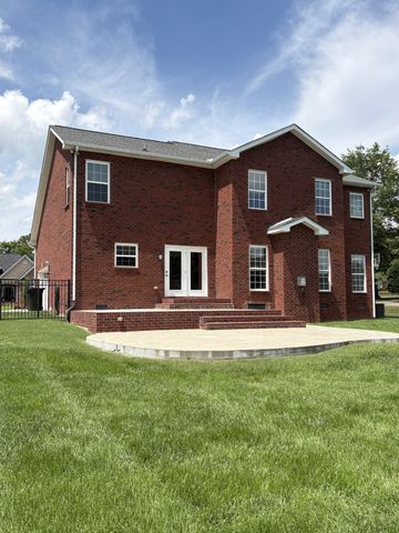 1013 Notting Hill Dr, Gallatin, TN 37066