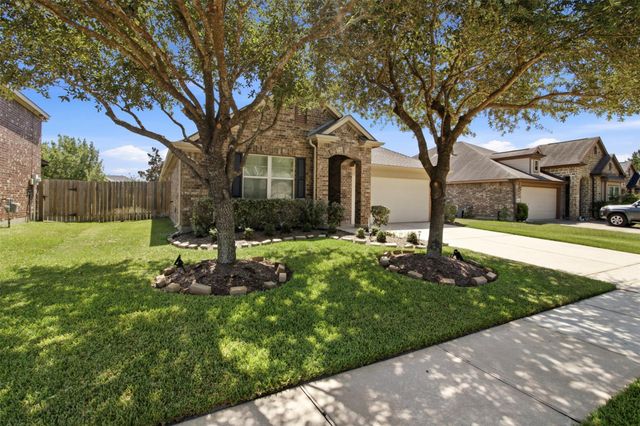 24422 Myrtle Creek Falls, Tomball, TX 77375