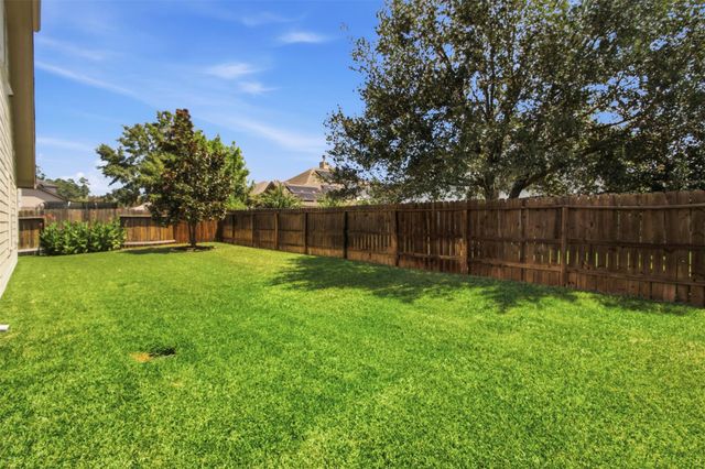 24422 Myrtle Creek Falls, Tomball, TX 77375