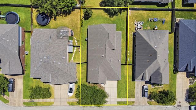 24422 Myrtle Creek Falls, Tomball, TX 77375