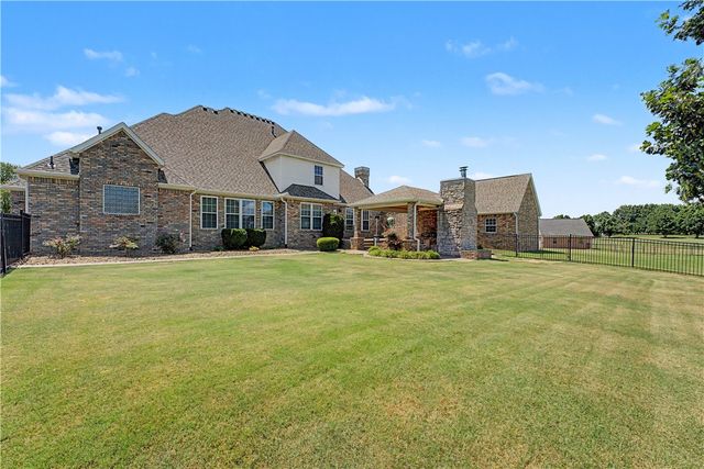 2634 River Rock Circle, Fayetteville, AR 72703