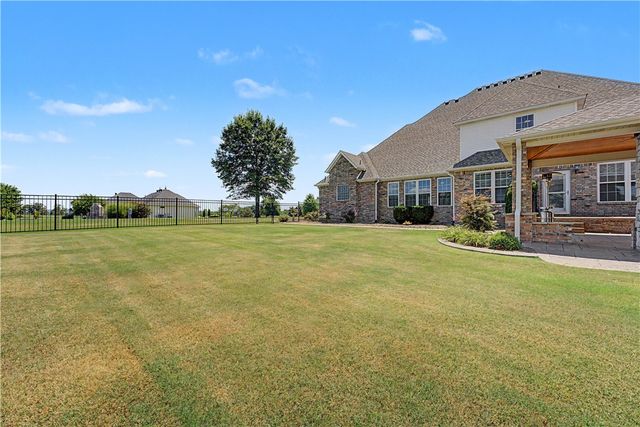 2634 River Rock Circle, Fayetteville, AR 72703