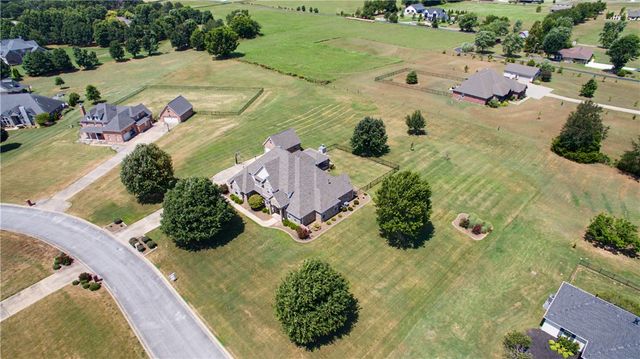 2634 River Rock Circle, Fayetteville, AR 72703
