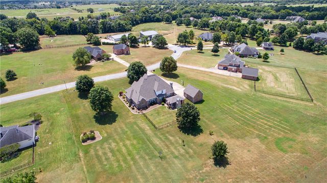 2634 River Rock Circle, Fayetteville, AR 72703