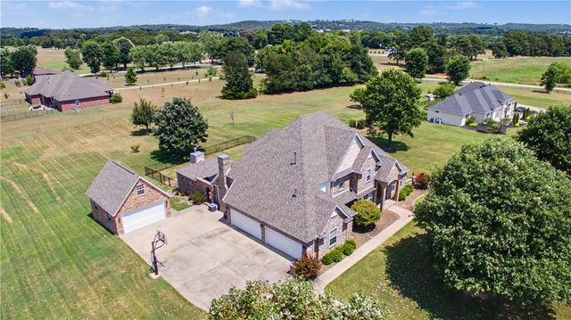 2634 River Rock Circle, Fayetteville, AR 72703