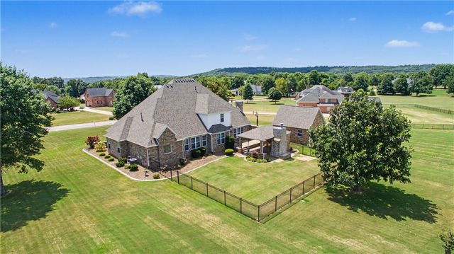 2634 River Rock Circle, Fayetteville, AR 72703