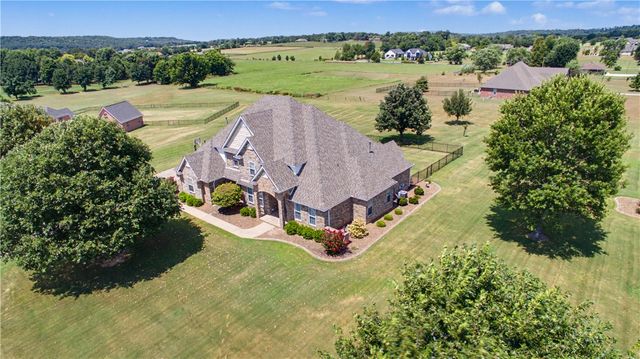 2634 River Rock Circle, Fayetteville, AR 72703