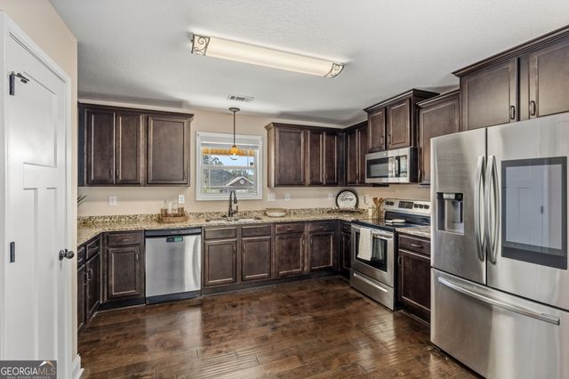 109 Hawks Ridge Trace, Byron, GA 31008