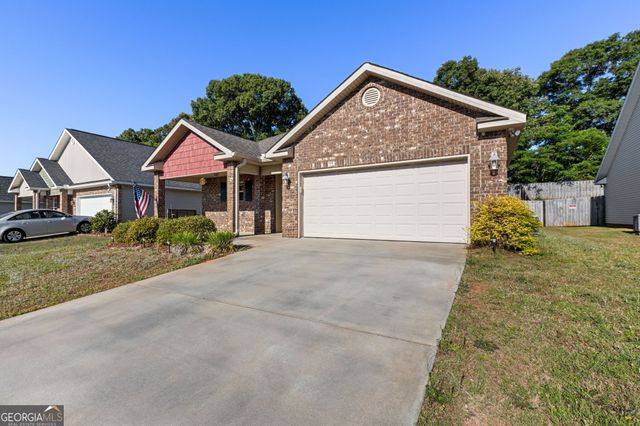 109 Hawks Ridge Trace, Byron, GA 31008