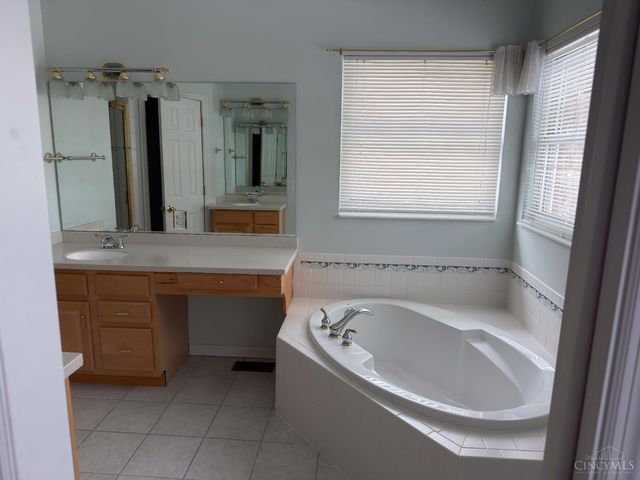 5921 Fairway Dr., Mason, OH 45040