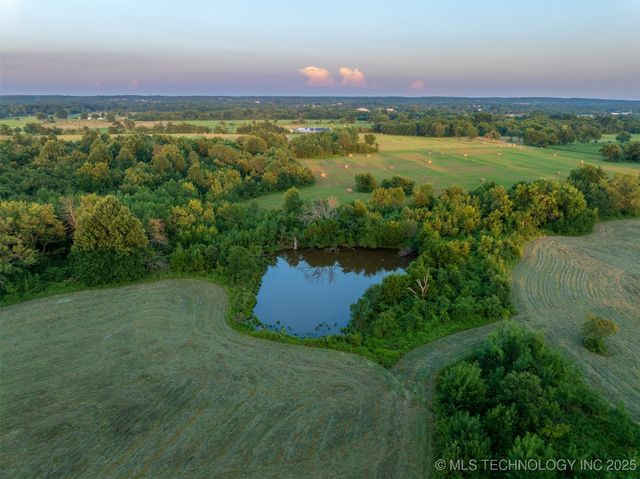 43 E Joe Koelsch Road, Locust Grove, OK 74352