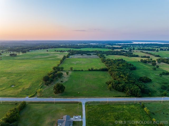 43 E Joe Koelsch Road, Locust Grove, OK 74352