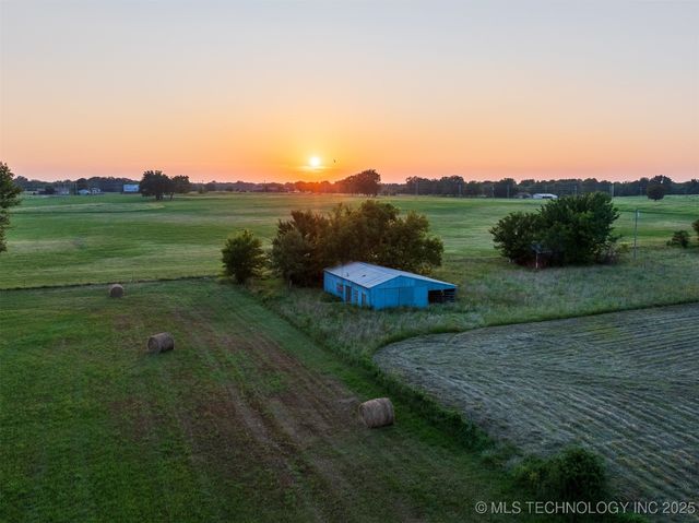 43 E Joe Koelsch Road, Locust Grove, OK 74352