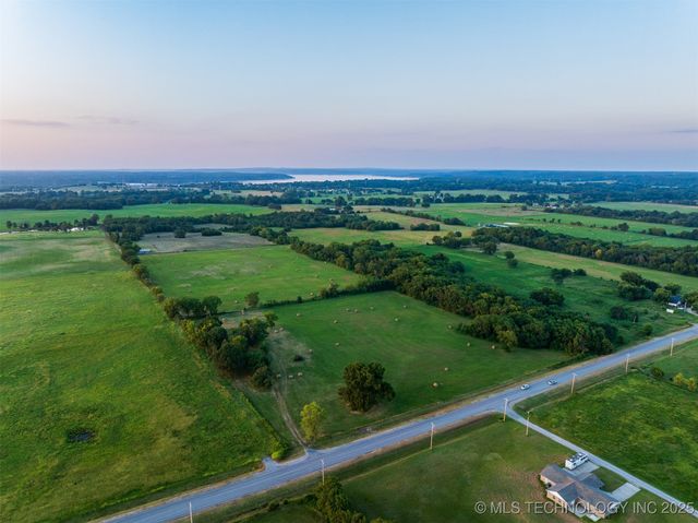 43 E Joe Koelsch Road, Locust Grove, OK 74352