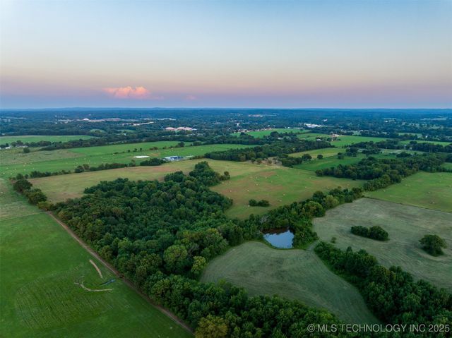 43 E Joe Koelsch Road, Locust Grove, OK 74352