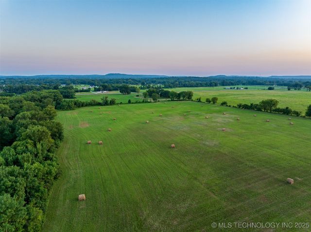 43 E Joe Koelsch Road, Locust Grove, OK 74352