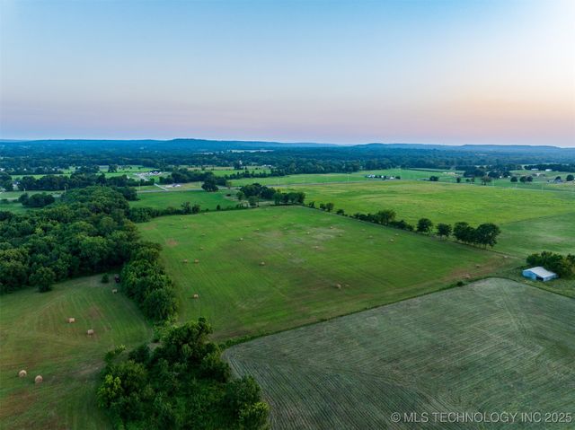 43 E Joe Koelsch Road, Locust Grove, OK 74352