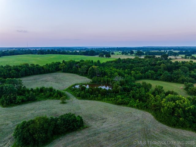 43 E Joe Koelsch Road, Locust Grove, OK 74352