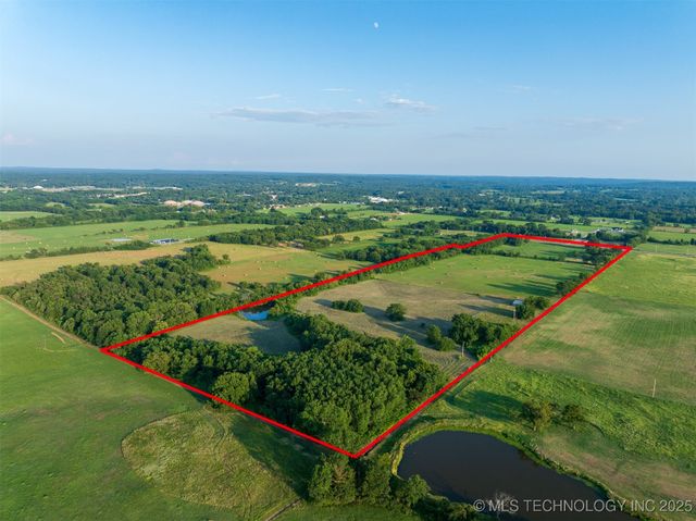 43 E Joe Koelsch Road, Locust Grove, OK 74352